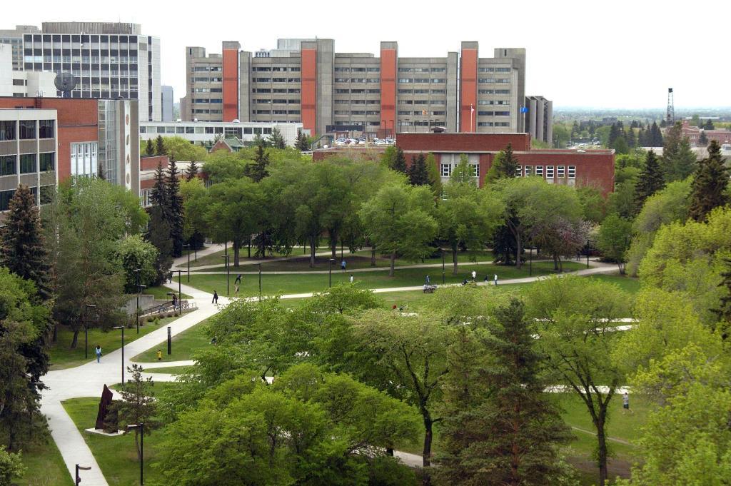 University Of Alberta - Accommodation Edmonton Exteriör bild