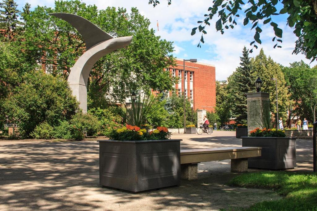 University Of Alberta - Accommodation Edmonton Exteriör bild